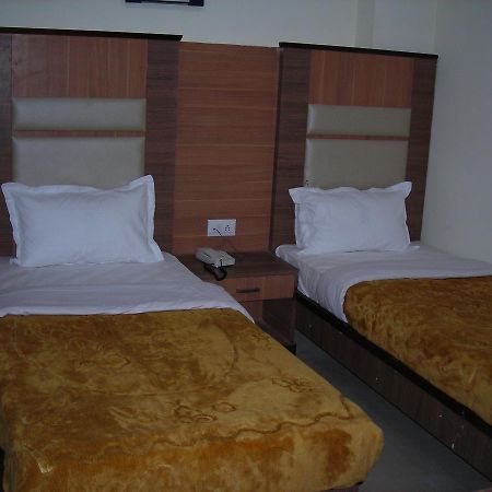 Hotel Dolphin Raipur  ภายนอก รูปภาพ
